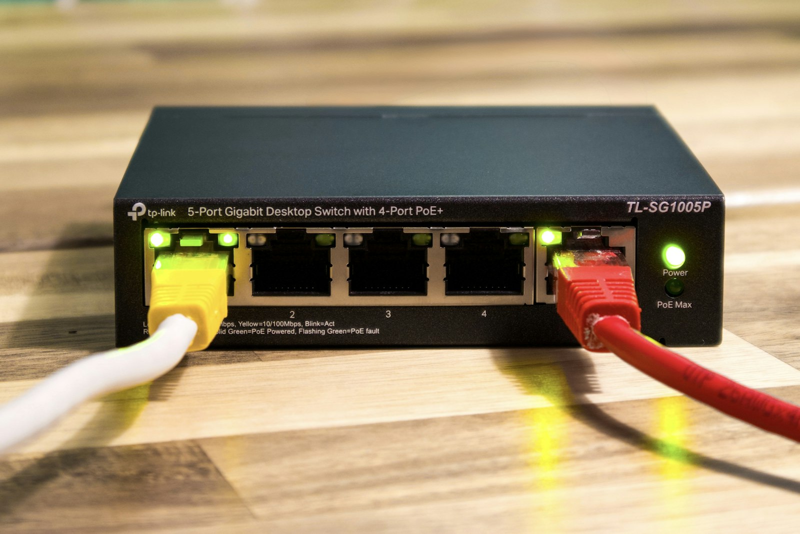 Cisco Nexus 9300-FX2 48-Port 100G Switch
